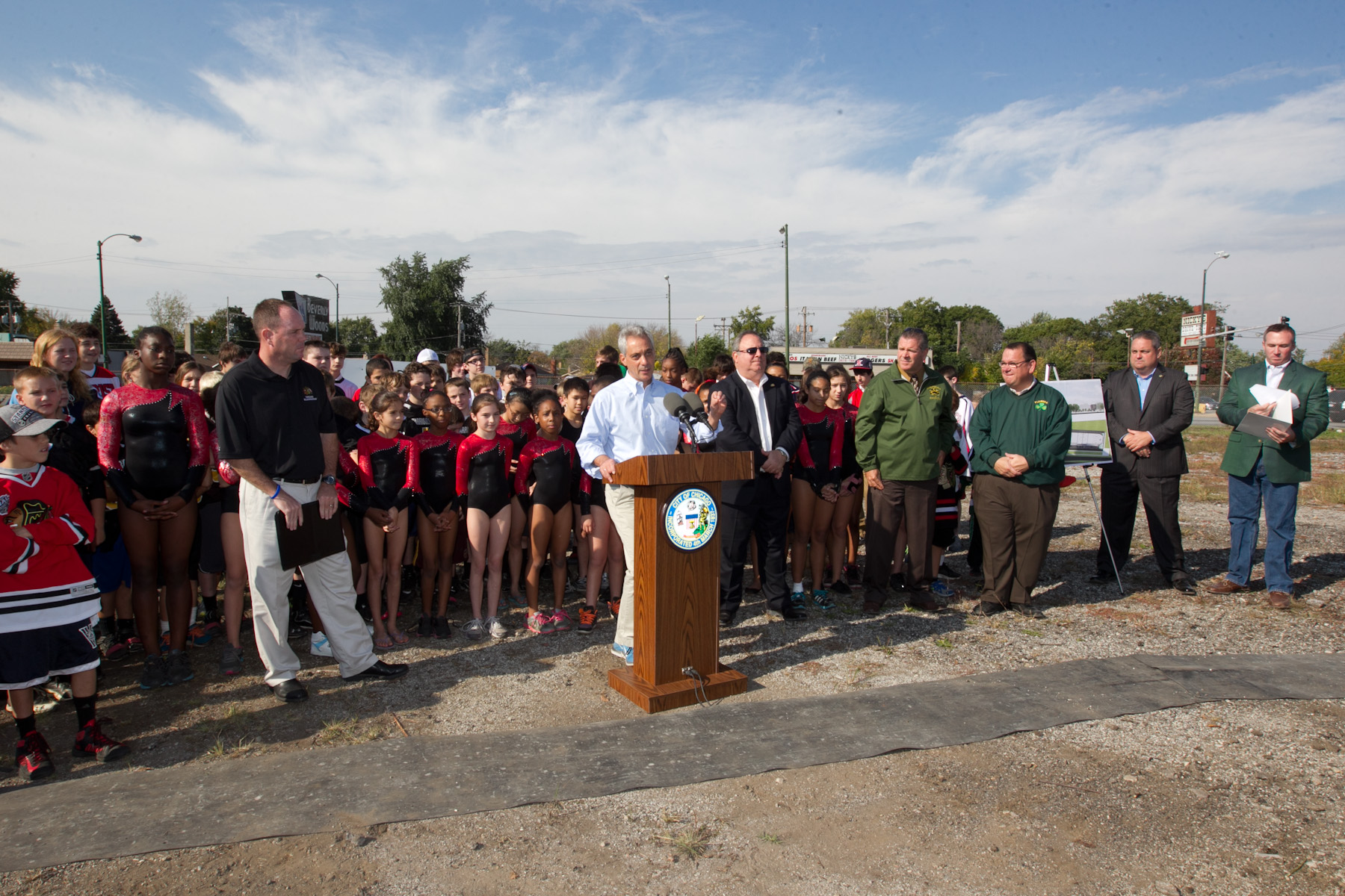 Mayor Rahm Emanuel, Chicago Park District Superintendent Michael Kelly, Alderman Matt O’Shea and community members from Morgan Park and Beverly gather to announce a new sports complex that will feature an indoor ice rink and gymnastics center. 